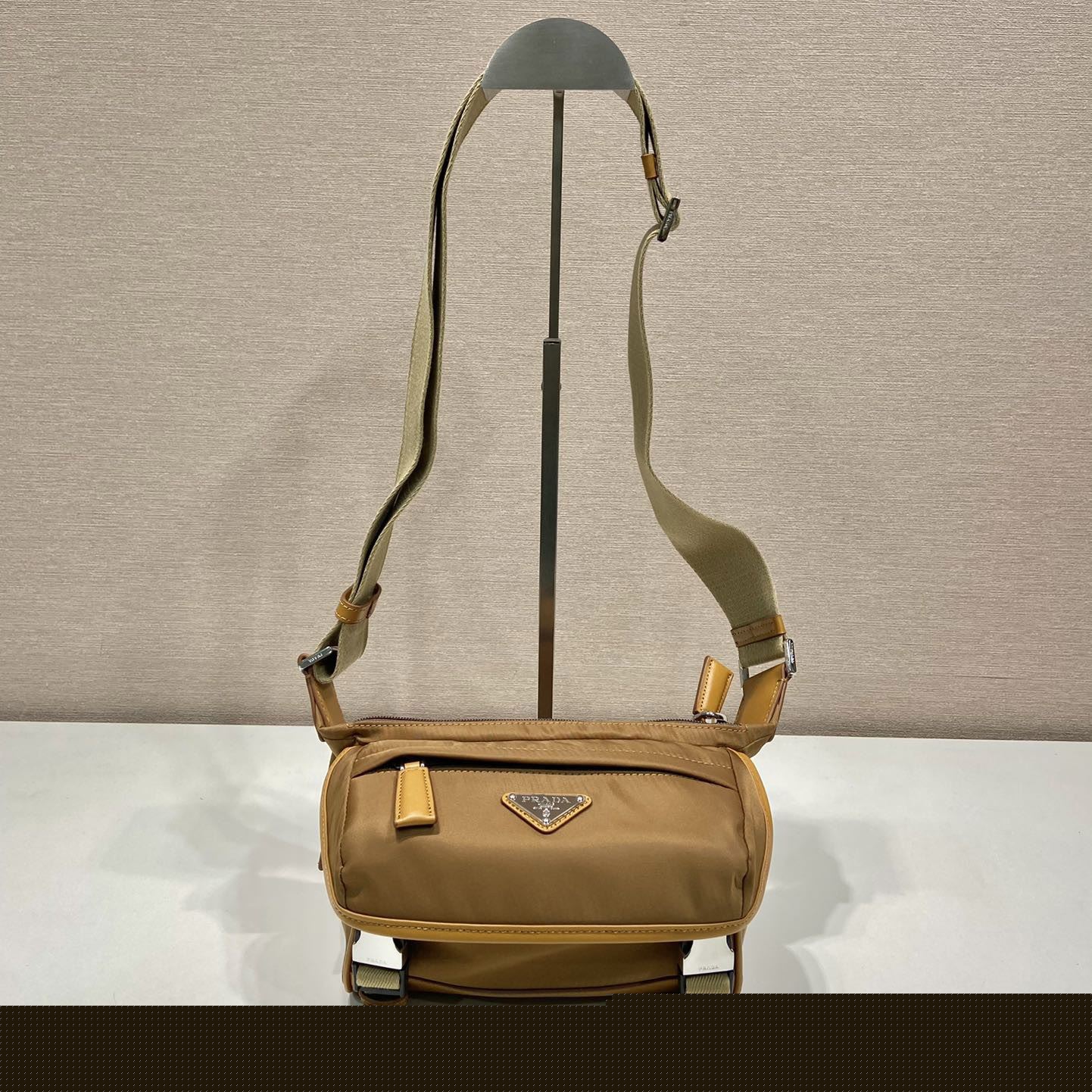 Pra*a top handle bags